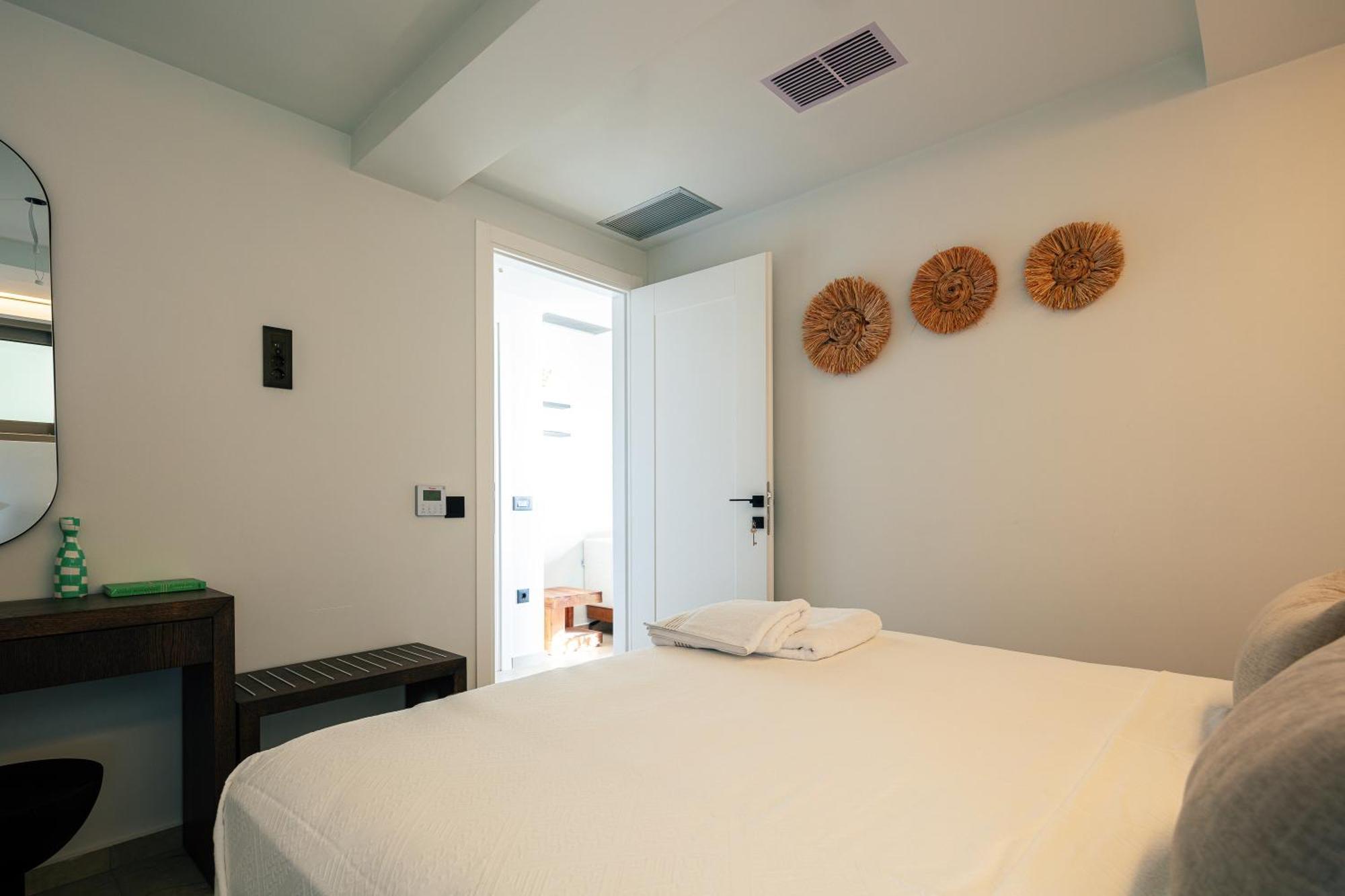 Ririka Beach Living, New Feel-At-Home Luxury Suites 플라키아스 외부 사진