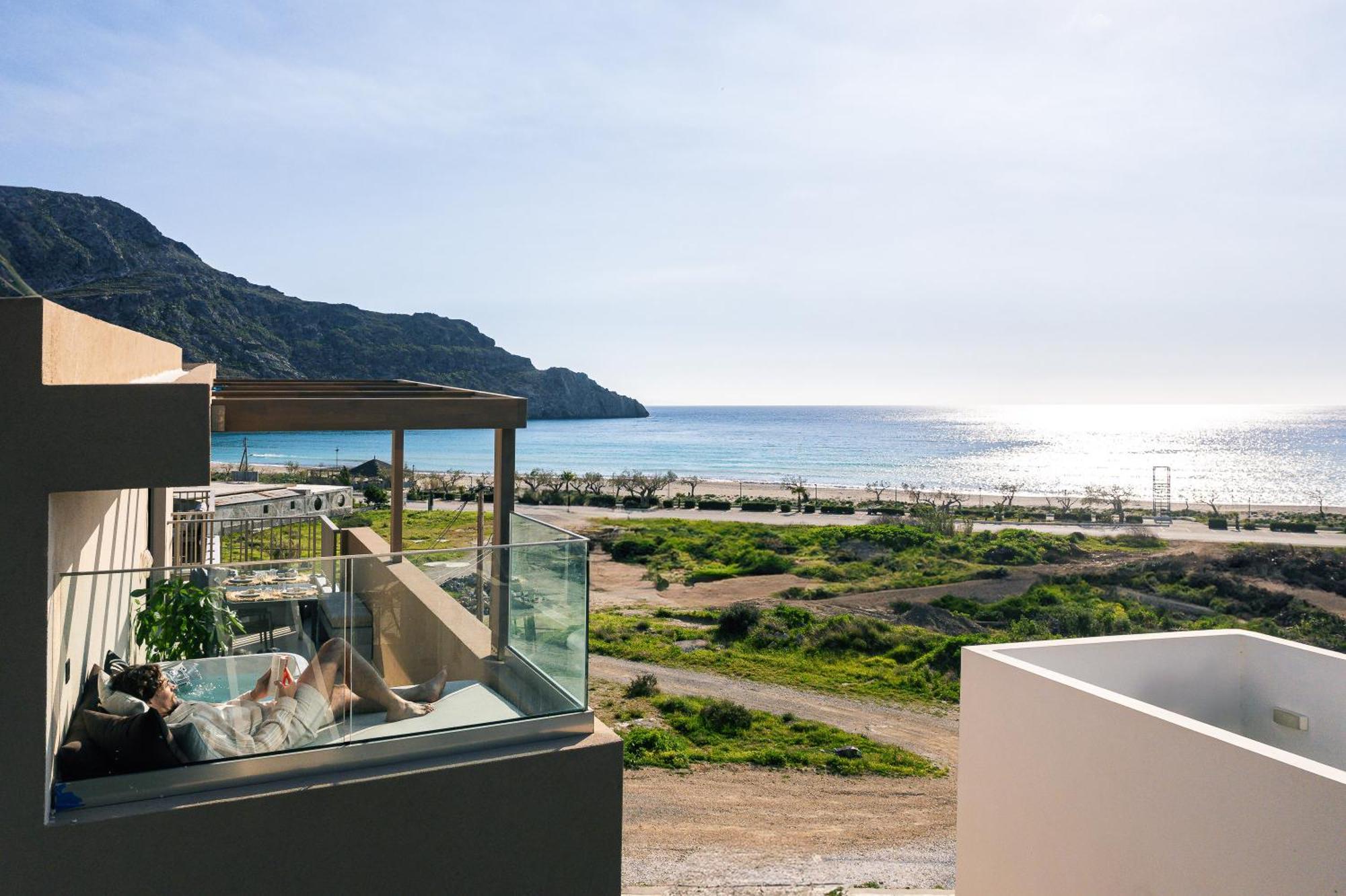 Ririka Beach Living, New Feel-At-Home Luxury Suites 플라키아스 외부 사진