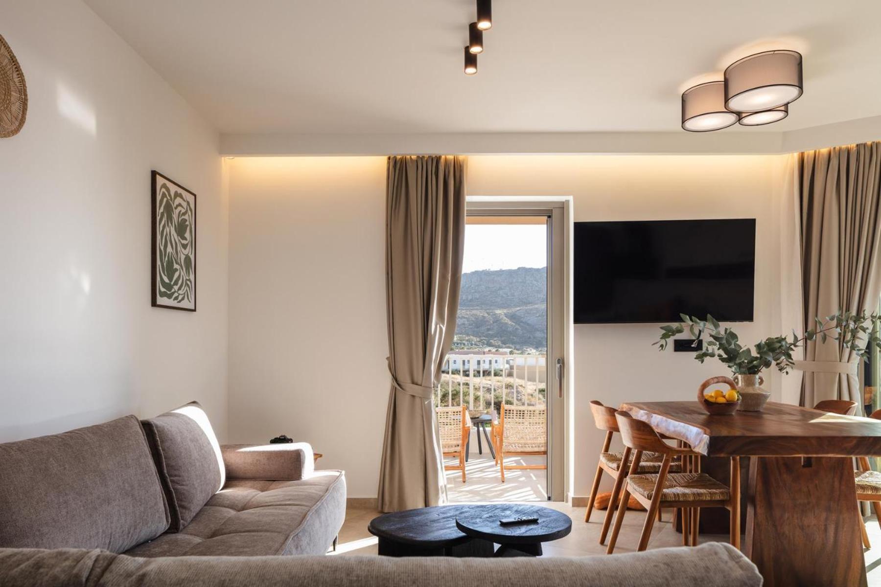 Ririka Beach Living, New Feel-At-Home Luxury Suites 플라키아스 외부 사진