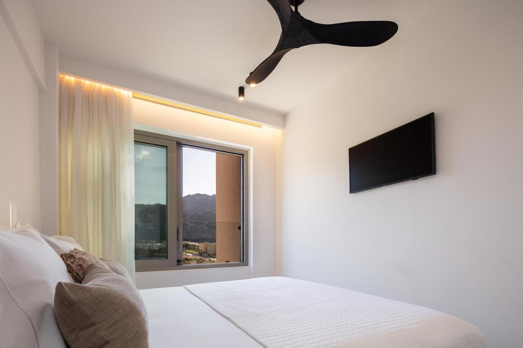Ririka Beach Living, New Feel-At-Home Luxury Suites 플라키아스 외부 사진