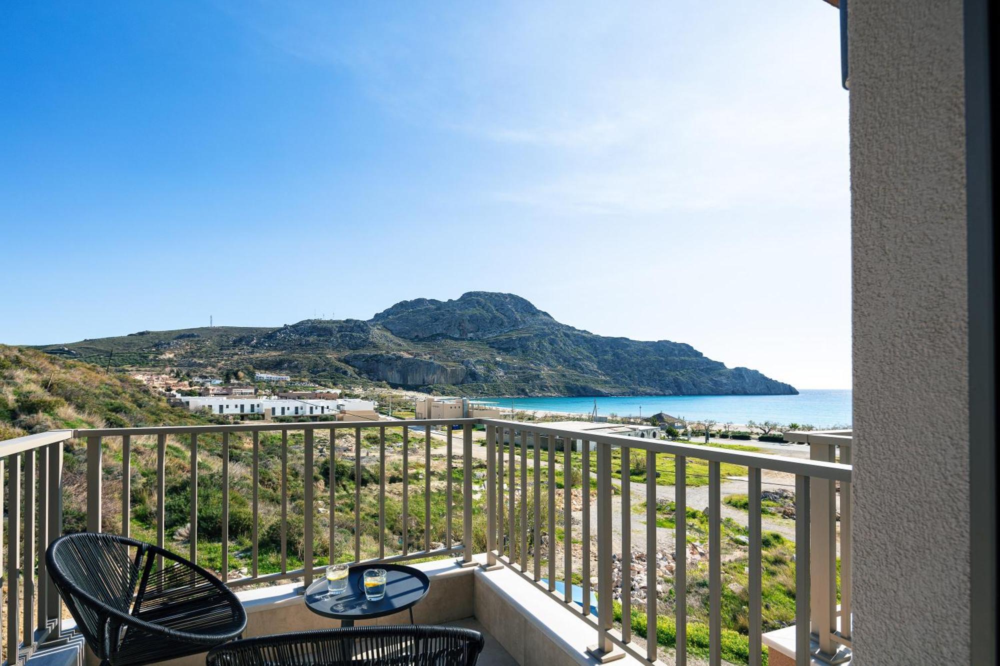 Ririka Beach Living, New Feel-At-Home Luxury Suites 플라키아스 외부 사진