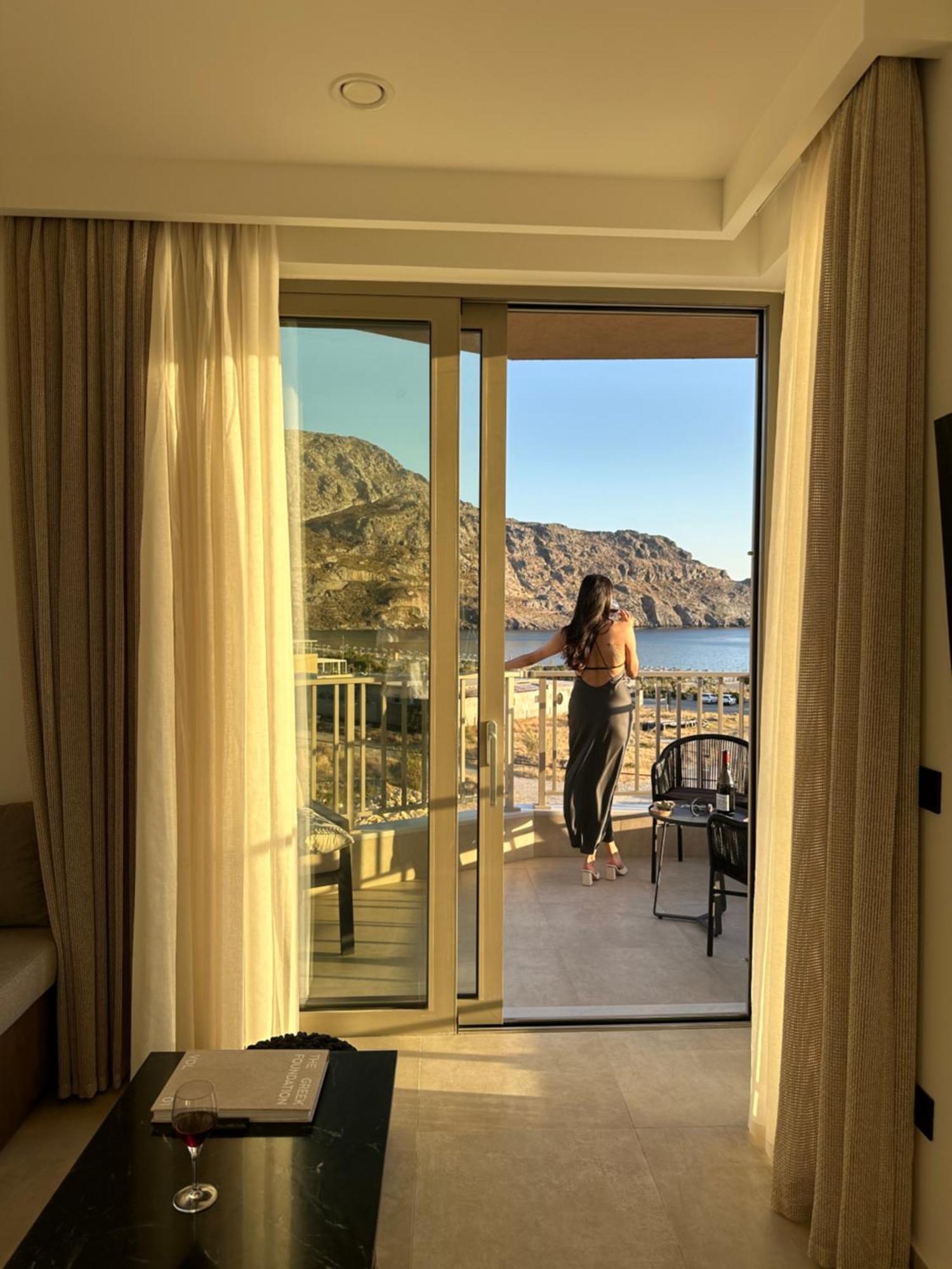 Ririka Beach Living, New Feel-At-Home Luxury Suites 플라키아스 외부 사진